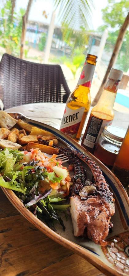 Hôtel Surf & Turf à Zacatecoluca Extérieur photo